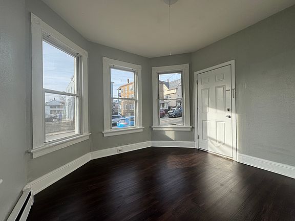 4th image of 955 Baldwin St #1R