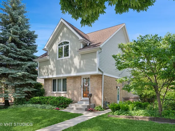 9008 Marmora Ave, Morton Grove, IL 60053