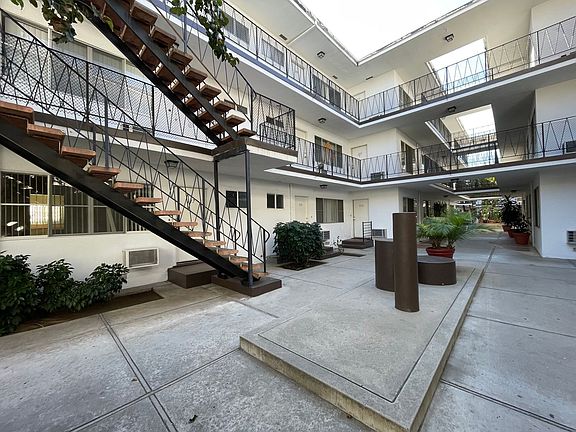 4th image of 365 W Doran St #117