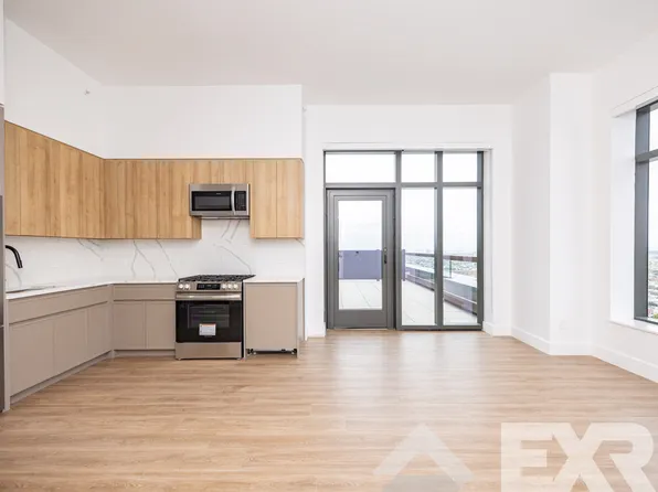 2230 Cropsey Avenue image 6 of 14