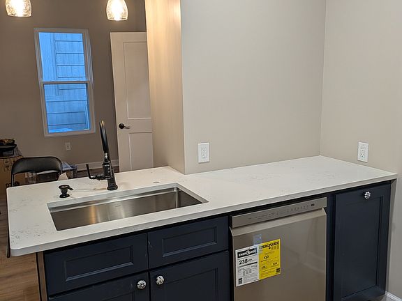 4th image of 2516 Agnes Ave #1