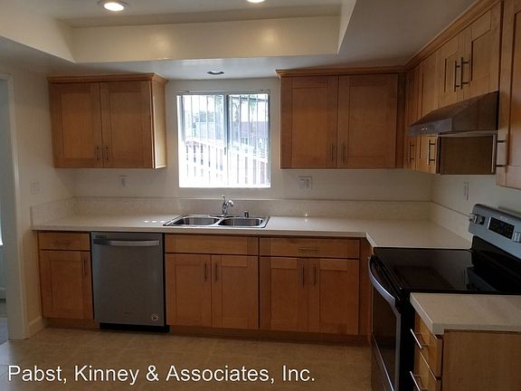 5th image of 1030 E 1st St APT 8