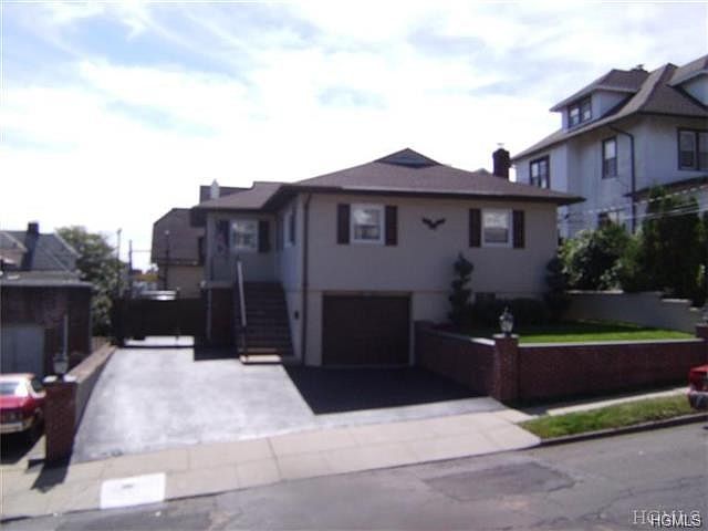 1st image of 30 Wallace Ave