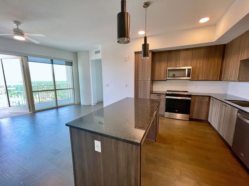 1st image of 555 E 11th St #2308
