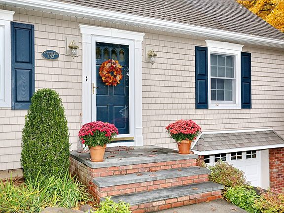 4th image of 152 Sicomac Ave