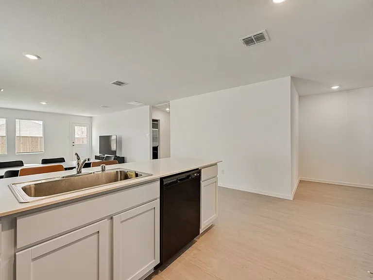 14112 Hammersmith St — Photo 16