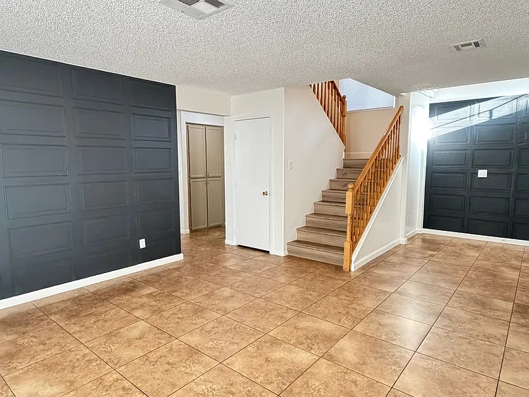 3380 Stacey Lyn Dr — Photo 2