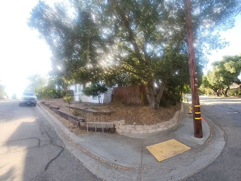 1690 Phillips Ln — Photo 28