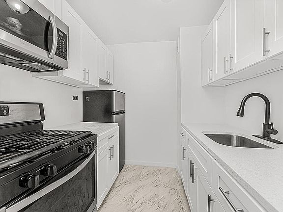 2nd image of 3355 Sedgwick Ave #4V