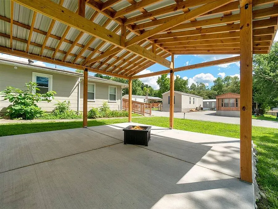 4733 NW. Green Hills Ct. — Photo 2