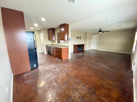 Living/Kitchen/Breakfast Area