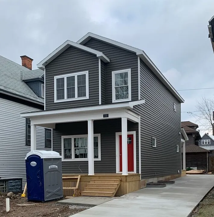 219 Oxford Ave