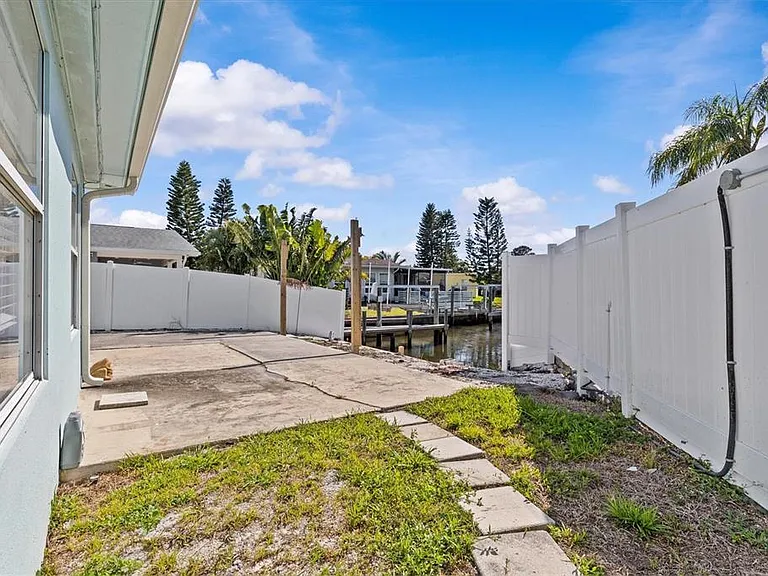 310 Westwinds Dr — Photo 29