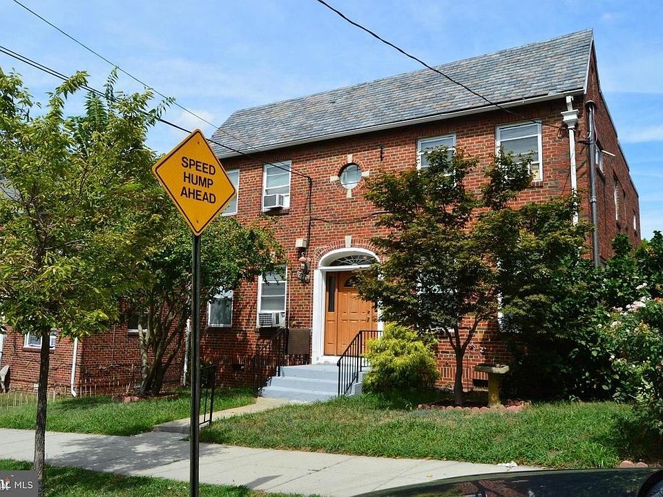 2nd image of 2238 S St SE APT 1