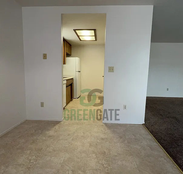 2201 Meadow Glen Dr — Photo 6