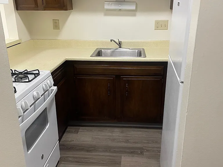 Westport Apartments — Photo 3