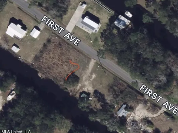 0 1st St #7, Bay Saint Louis, MS 39520