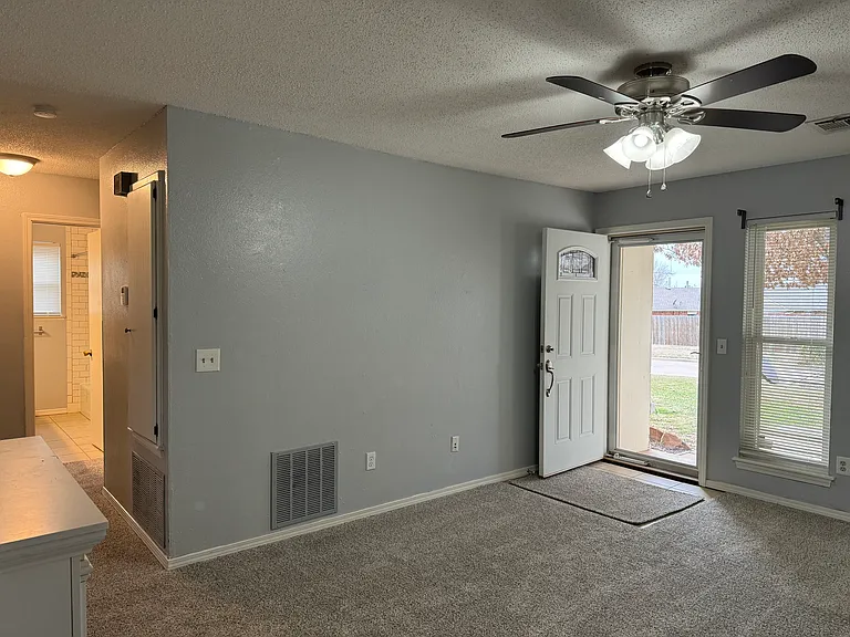 13908 Jeffery Dr — Photo 4