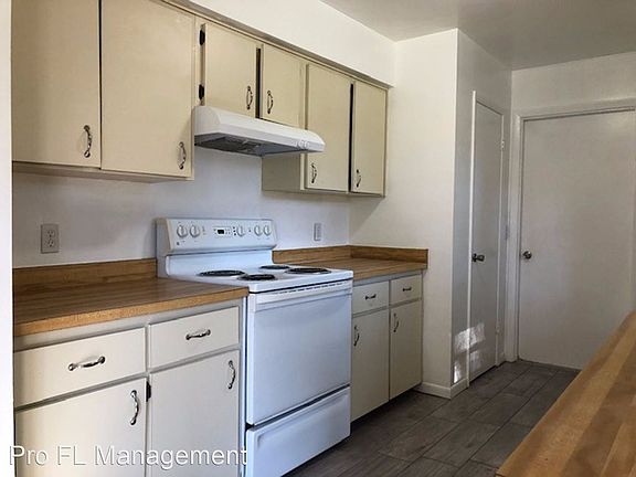 4th image of 1110 18th St