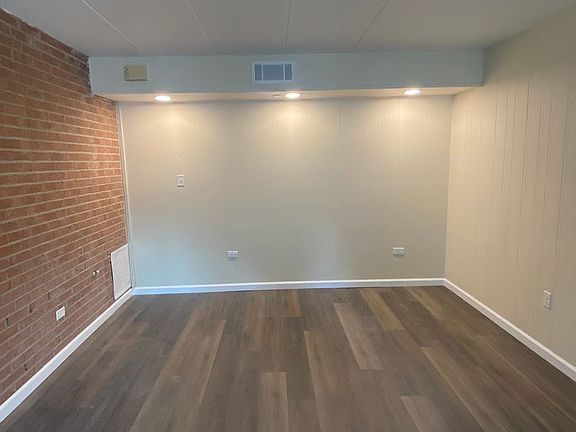 5th image of 409 W Elm St #1