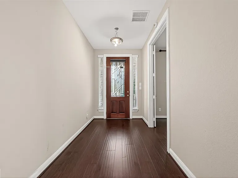 3002 Overbrook Meadow Ln — Photo 4