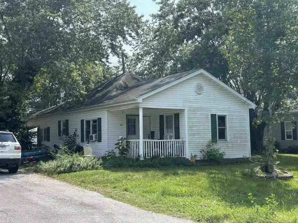 401 W Chestnut St, Percy, IL 62272