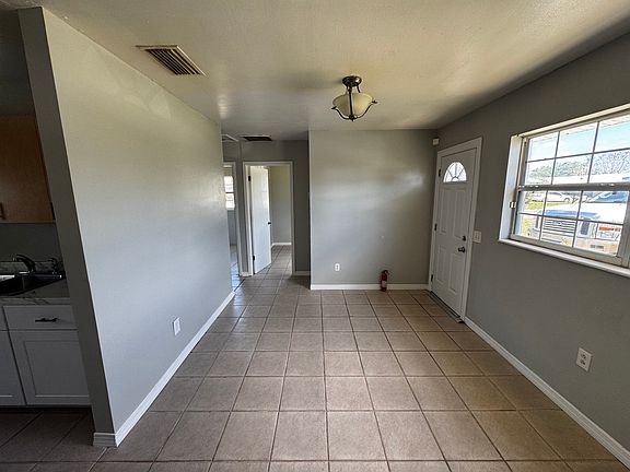 4th image of 133 N Desoto Ave