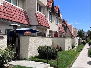 18009 River Cir APT 2, Santa Clarita, CA 91387