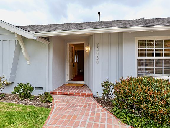 2nd image of 23939 Oxnard St