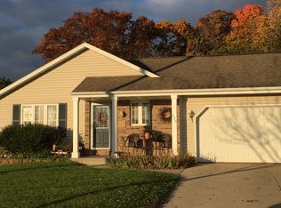 1426 Walsh Acres Dr, West Bend, WI 53095