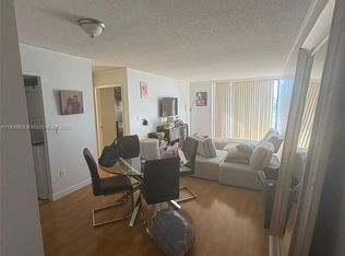 8261 NW 8th St APT 432, Miami, FL 33126