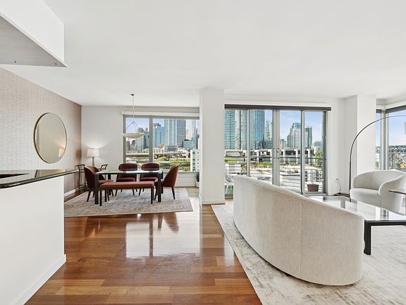 4th image of 219 Brannan St #14D-L