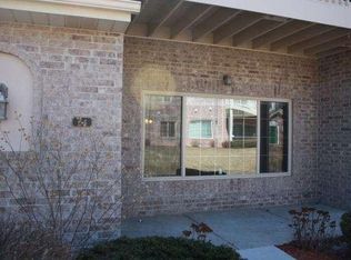 903 Fox Run Ln, Racine, WI 53406