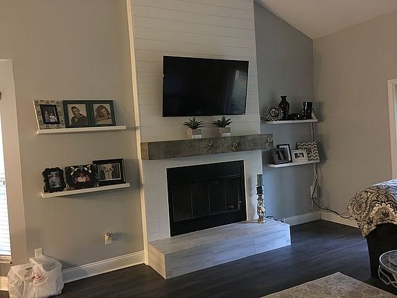 3rd image of 738 Palmera Dr E