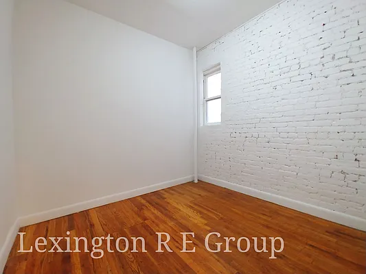 Rented by Lexington Real Estate Group | media 14