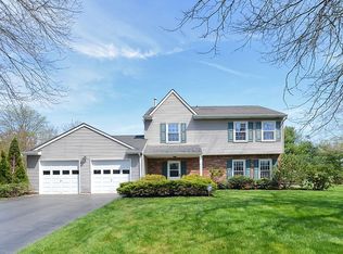 4 Silvers Ln, Plainsboro, NJ 08536