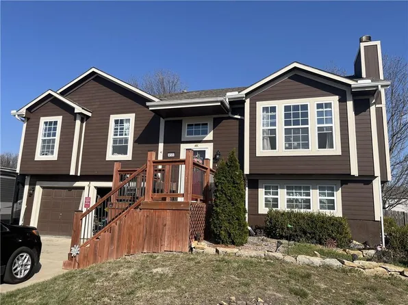 955 Stone Creek Cir, Gardner, KS 66030