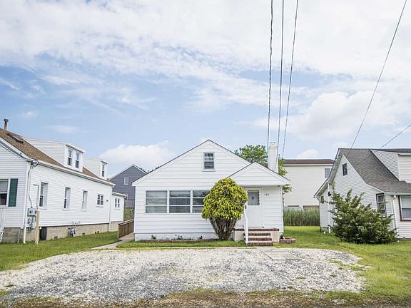 3rd image of 105 Clearwater Dr