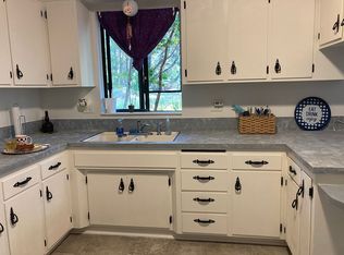 404 W Schumacher St, Cave Junction, OR