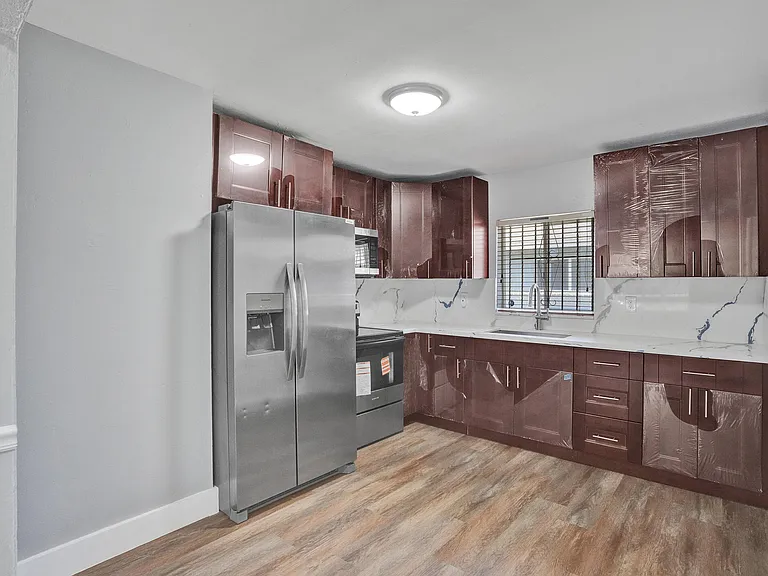 2145 NW 100th St — Photo 12