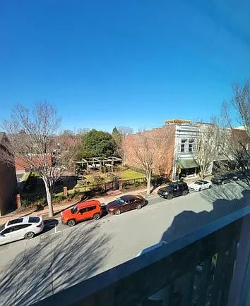 Looking right up Middle Street away from the river.