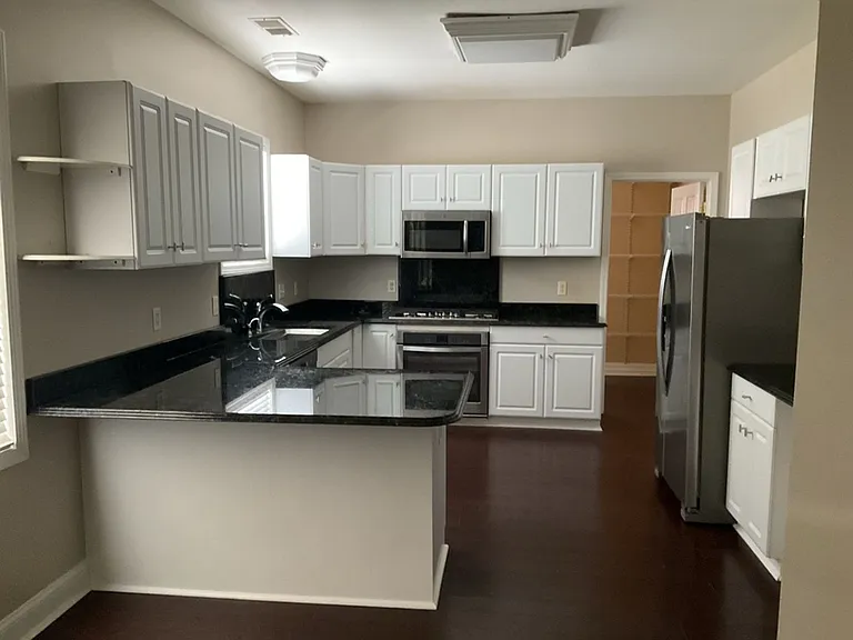 22 N Sweetbriar Ln — Photo 5