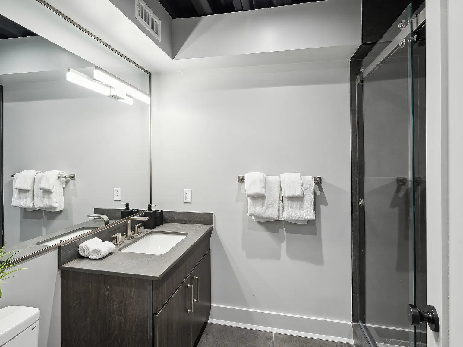 1 bed, 950 sqft, $4,700 — Photo 4