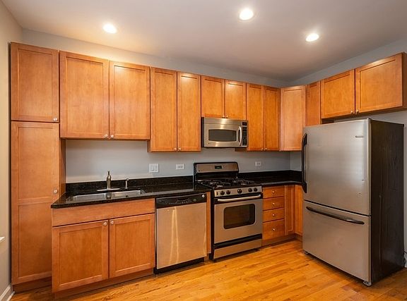 5th image of 2920 N Lincoln Ave #2F