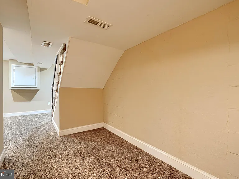 6110 Everall Ave — Photo 23