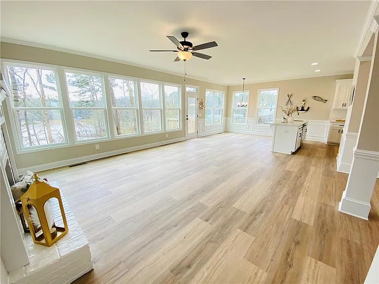 6960 Diana Cir — Photo 14