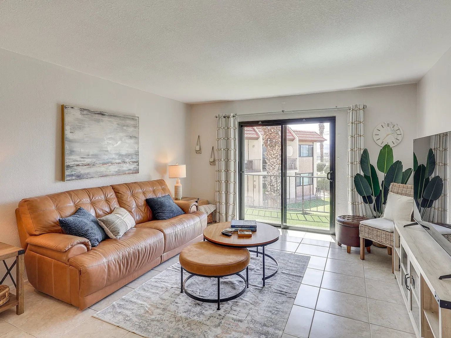 2 bed, 1017 sqft, $1,950 — Photo 3