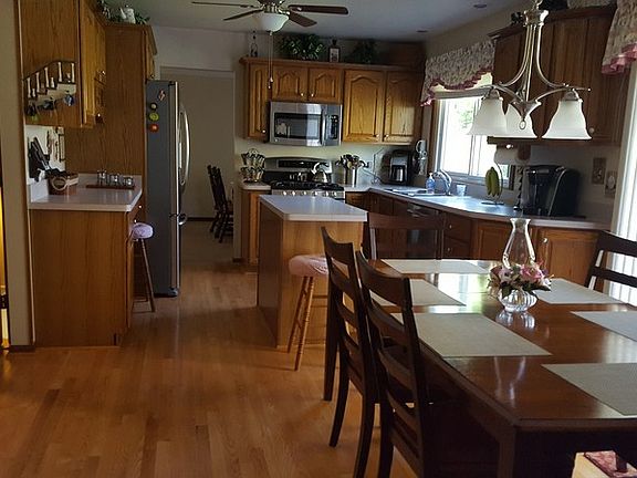 4th image of 14471 Parklane St