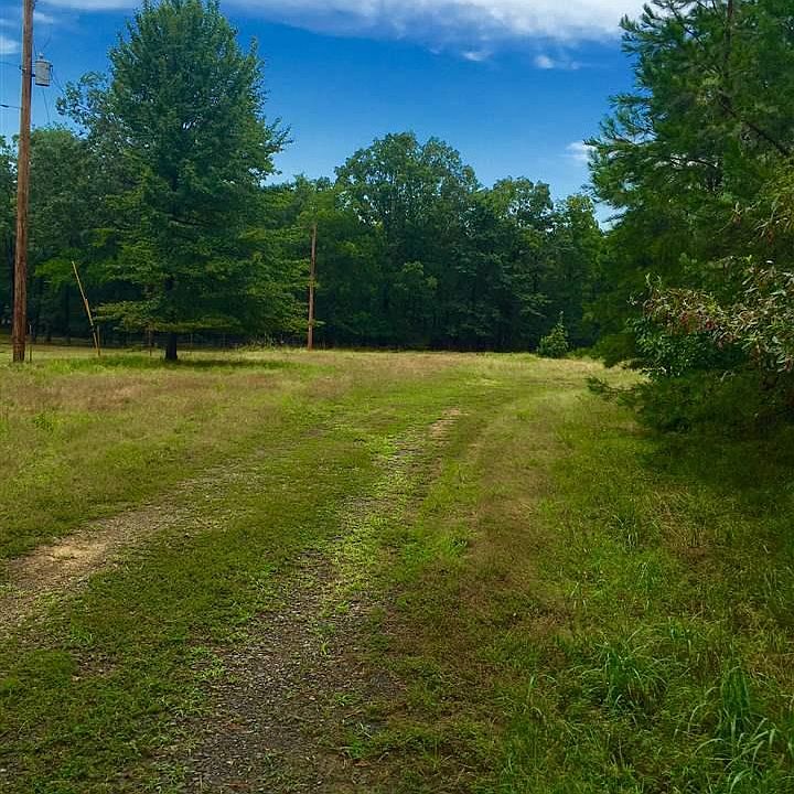 2nd image of 321 Mill Pond Rd