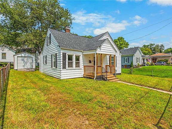 3rd image of 220 Broad St